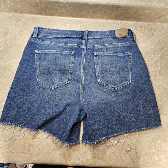 American Eagle Shorts Women 14 Blue Denim The Dream Short Curvy Midi Distressed - Picture 5 of 13